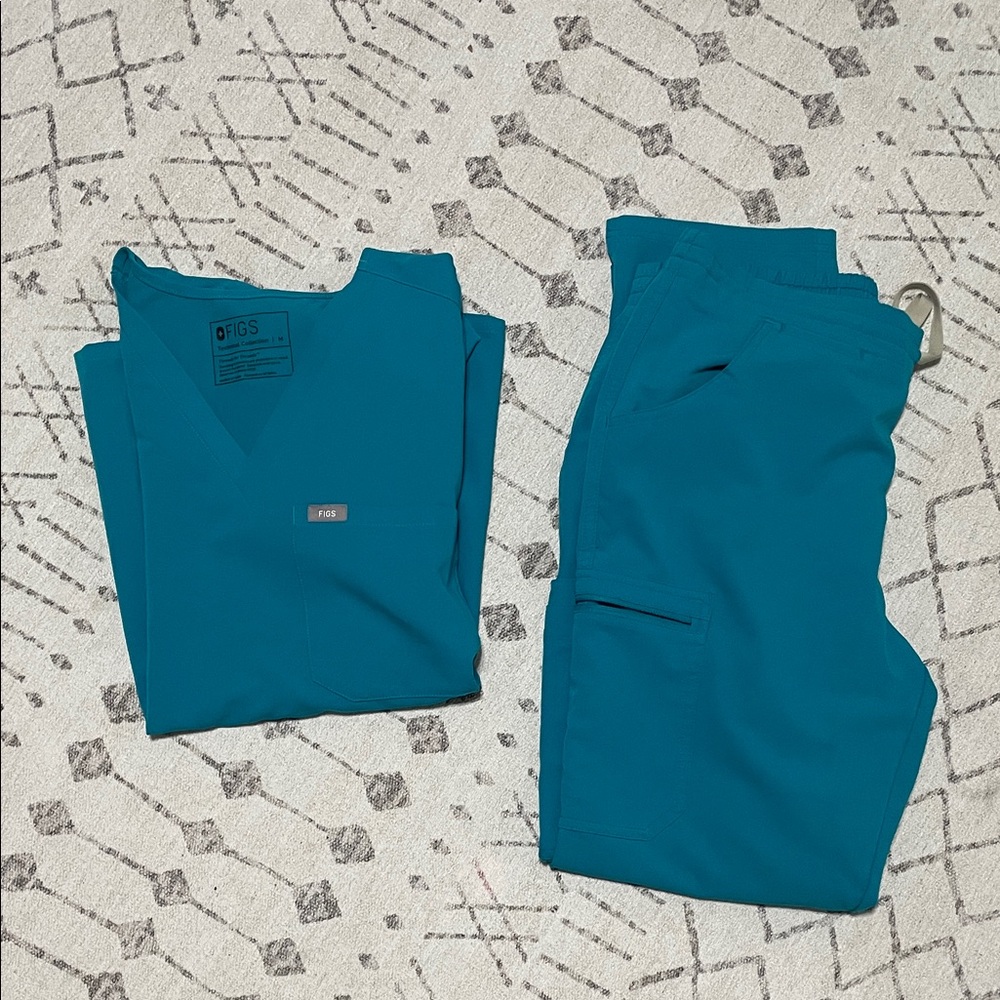 Figs Women's Scrub set